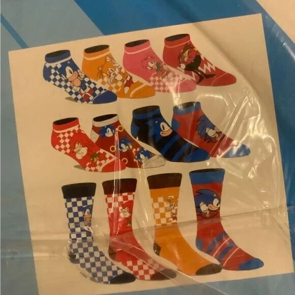 Sonic the Hedgehog 12 Days Of Socks 4 Crew & 8 Low Cut Socks Mens Shoe Size 6-12 - Picture 2 of 3